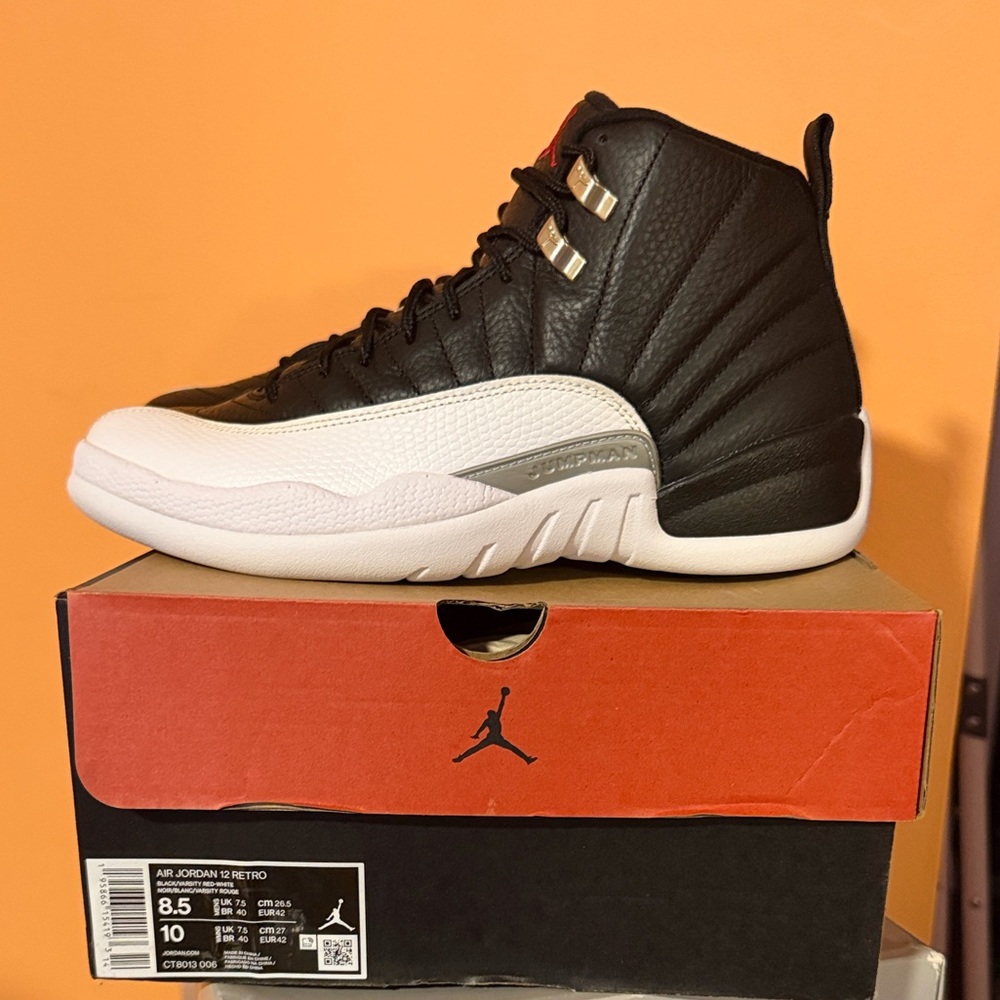 Jordan 12 retro playoffs 2022 size 8.5